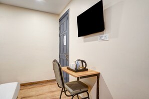 Basic Double Room - Hotel Twamev residency Uttam Nagar (New Delhi)