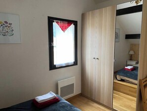 3 Schlafzimmer, Bügeleisen/Bügelbrett, Reisekinderbett, WLAN