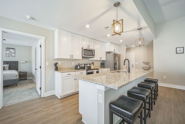 Fridge, microwave, oven, stovetop - Spacious 3BR Retreat! Pet-Friendly Near Traverse City (Williamsburg)