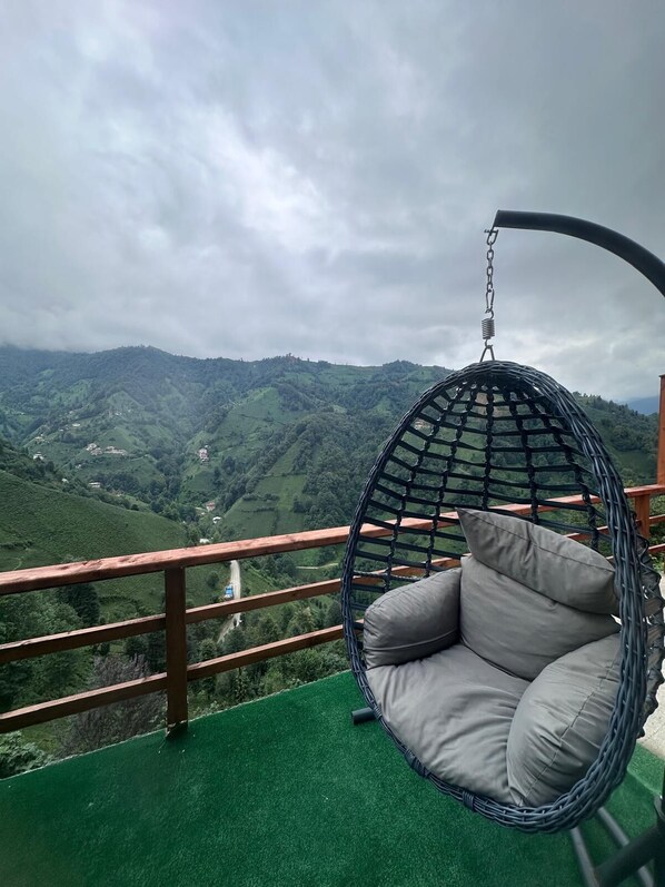Deluxe-Zimmer, Nichtraucher, Bergblick | Terrasse/Patio