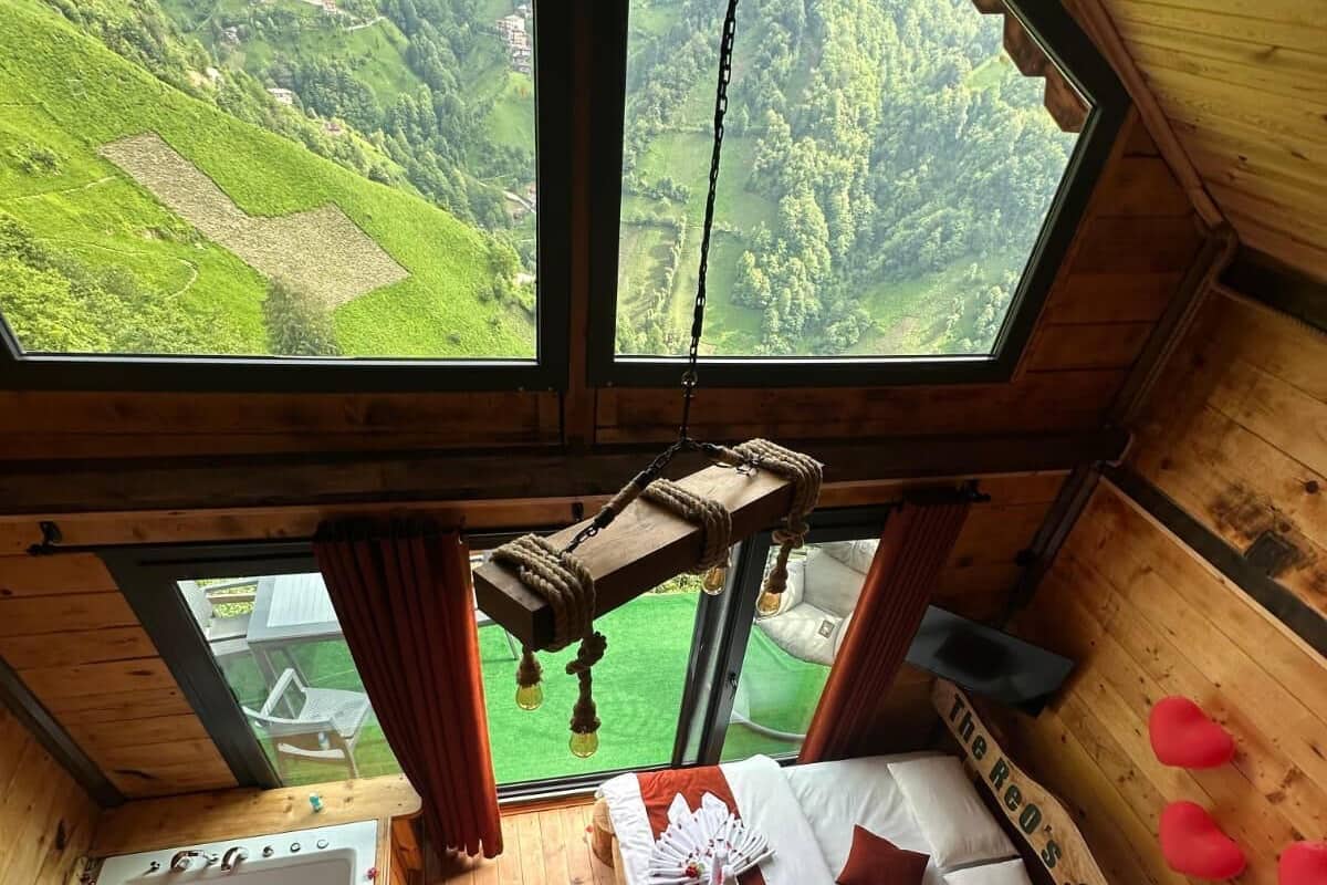 Deluxe Room, Non Smoking, Mountain View | Free WiFi