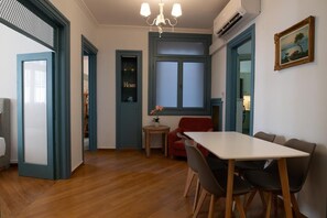 Living area - 1900's Athens Residence (Athens)