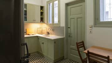 Apartment, City View | Dapur peribadi | Cerek elektrik