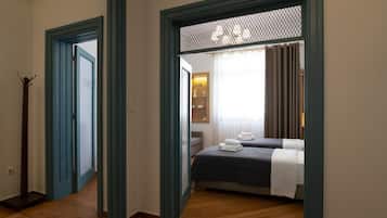 2 bedrooms, blackout curtains, iron/ironing board, free WiFi