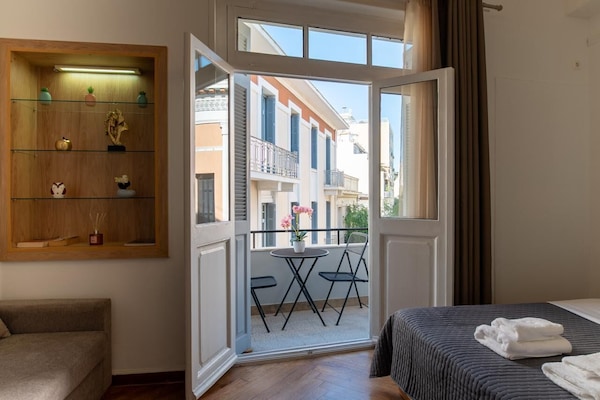 Apartamento, vistas a la ciudad | 2 dormitorios, cortinas opacas, tabla de planchar con plancha