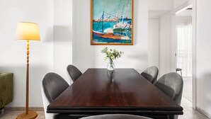 Dining - Ben Yehuda Elegant City Retreat by Sea N' Rent (Tel Aviv)