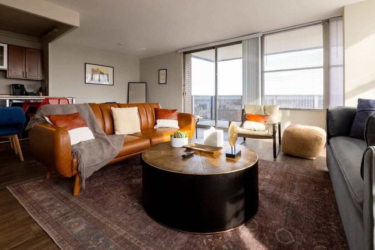 CozySuites 800 Tower 2BR w/ gym! 33