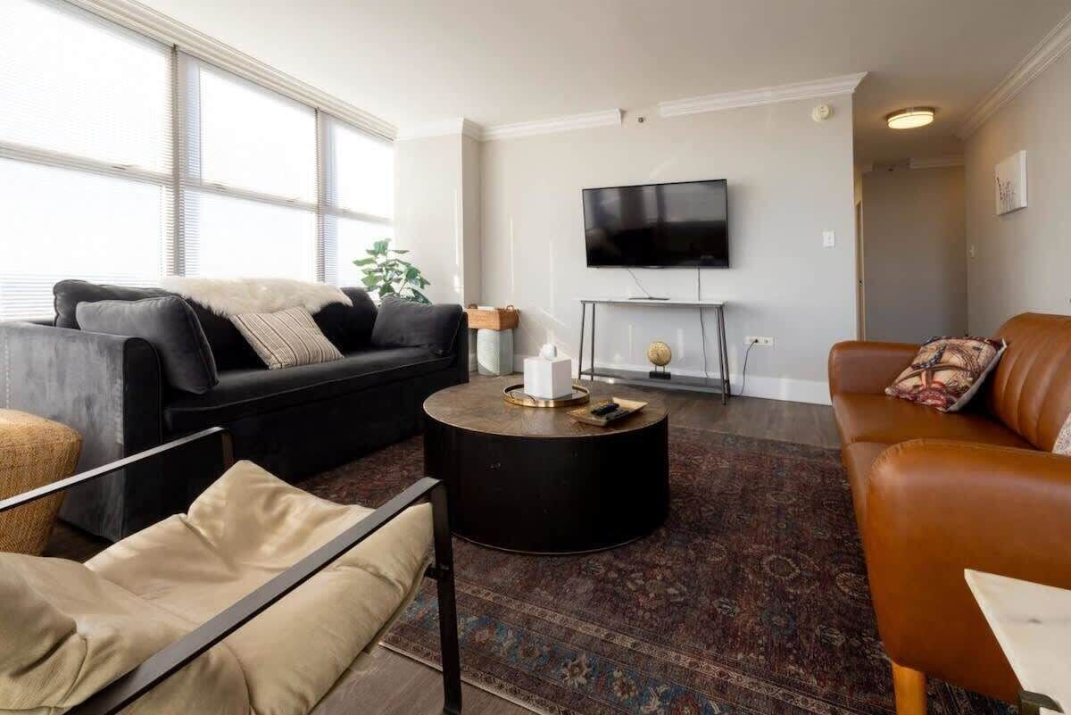 TWO 800 Tower CozySuites w/ gym! 21FL