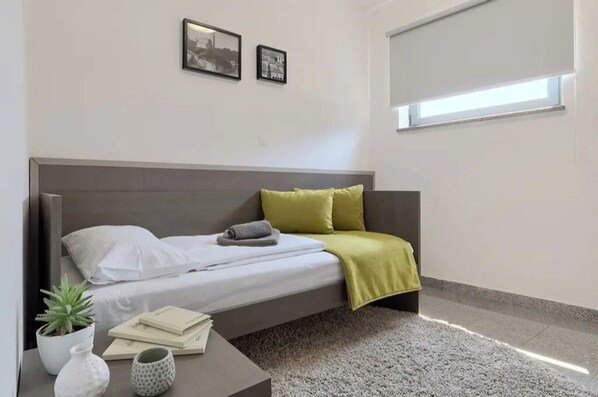 1 bedroom, WiFi, bed sheets