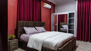 2 chambres, bureau, fer et planche à repasser, Wi-Fi gratuit