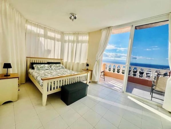 2 bedrooms, iron/ironing board, travel cot, WiFi