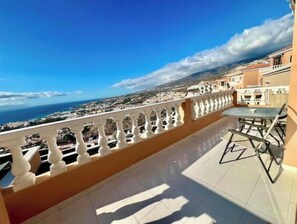 Outdoor dining - Villa Ross (Costa Adeje)