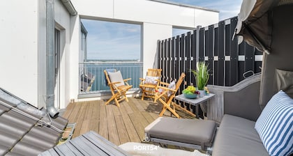 Hafenperle - 1st row on the waterfront with harbor view, elevator, 2 balconies, beach chair