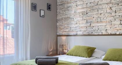 Cityrooms Pula - SUPERIOR DOUBLE ROOM WITH DOUBLE BED