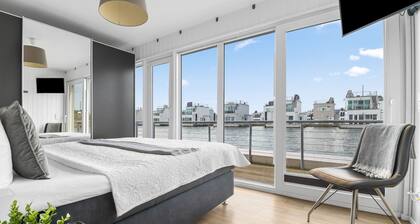 Am Pier - floating holiday home, rooftop terrace with 360° views, Finnish sauna