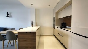 Fridge, microwave, oven, dishwasher - Mediterranean Gardens 4: Ground floor with garden (Torrevieja)