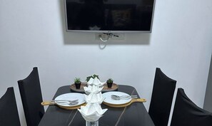 Dining - Shore Residences Mall of Asia Stays by Pbyy (Pasay)