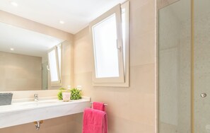 Shower, hair dryer, bidet, towels - Duplex Moraira (Moraira)