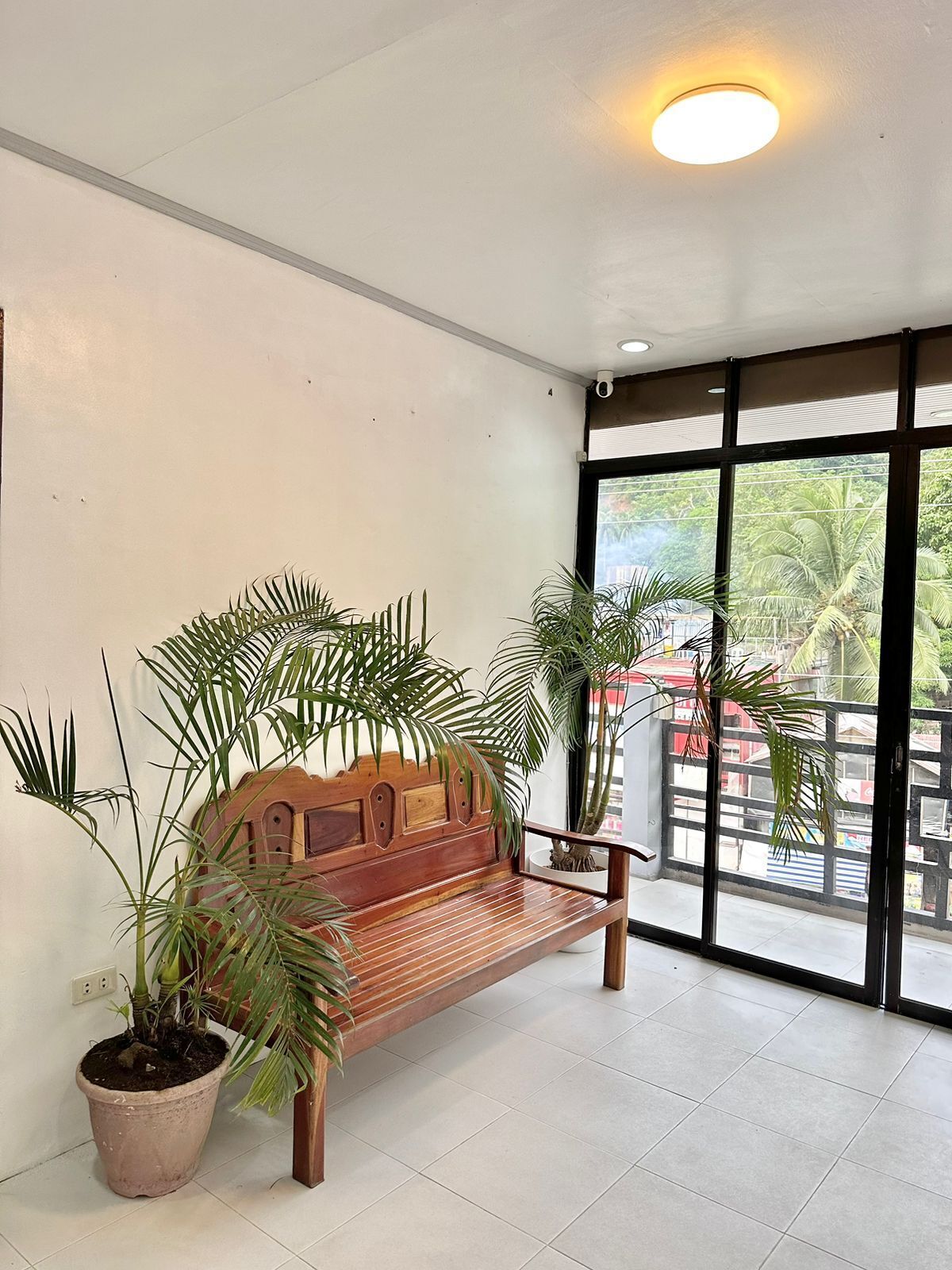 Deluxe Double Room | Living area