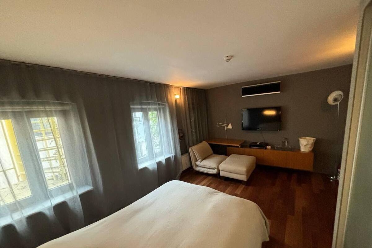 Premium Double Room, Non Smoking, Balcony | WiFi (free)