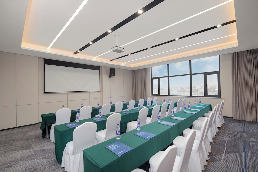 Holiday Inn Express Zhengzhou Nongye Road, an IHG Hotel photo 5