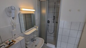Premium Single Room | Bilik Mandi | Pancuran mandi, kelengkapan dandanan diri percuma, pengering rambut 