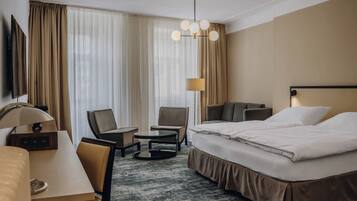 Superior-dobbeltværelse - udsigt til flod | Select Comfort-senge, pengeskab på værelset