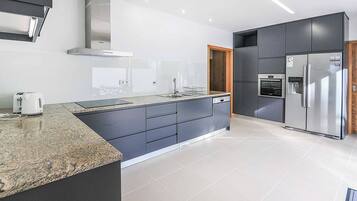 Villa (5 Bedrooms) | Interior