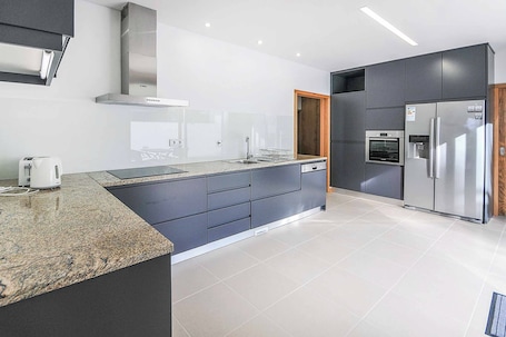 Villa (5 Bedrooms) | Interior