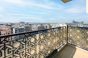 Property grounds - Contemporary 1 Bedroom Apartment in Al Jaddaf (Dubai)