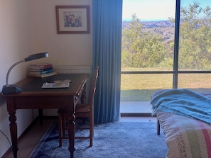 4 bedrooms, WiFi, bed sheets