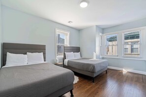 4 bedrooms, WiFi, bed sheets