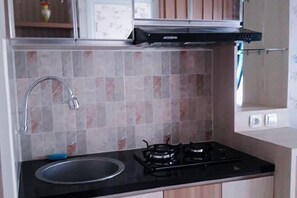 Private kitchen - Green Pramuka City by SR Property (Central Jakarta)