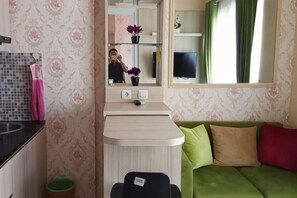 Luokittelematon kuva, 5 kautta 9, painike