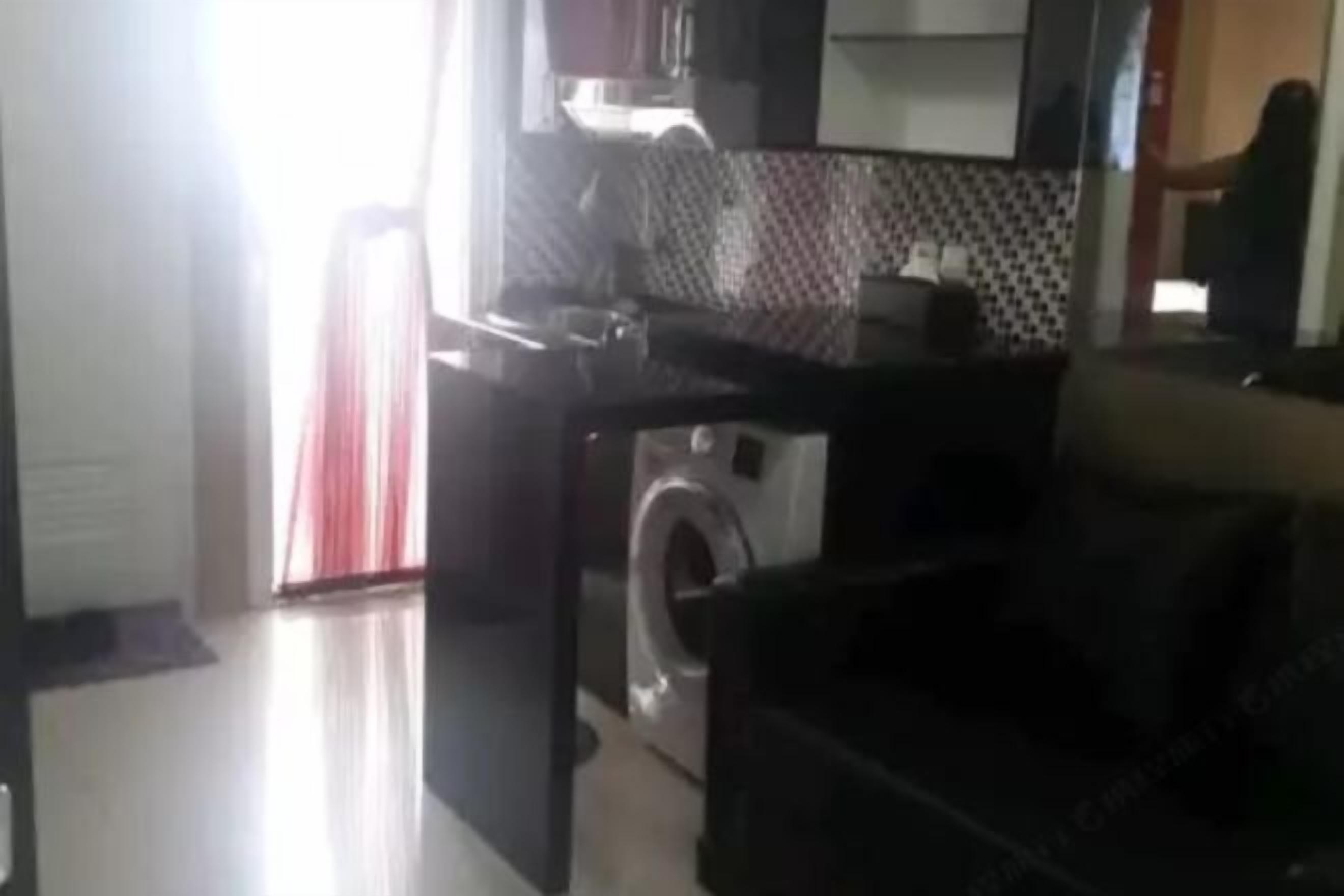 Desk, bed sheets