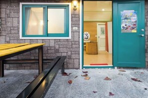 Unclassified image, 2 of 7, button - Kentting Dajenshan Chalet (Pingtung)