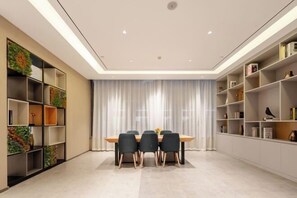 Business center - Home Inn (Huayin Huashan Scenic Area Branch) (Huayin)
