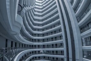 الإطلالة من المنشأة