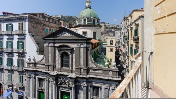 Apartment - Via Tommaso Caravita 6 (Naples)