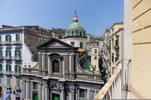 Room - Via Tommaso Caravita 6 (Naples)