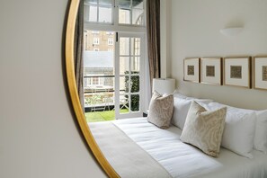 3 Schlafzimmer, Zimmersafe, Bügeleisen/Bügelbrett, Reisekinderbett