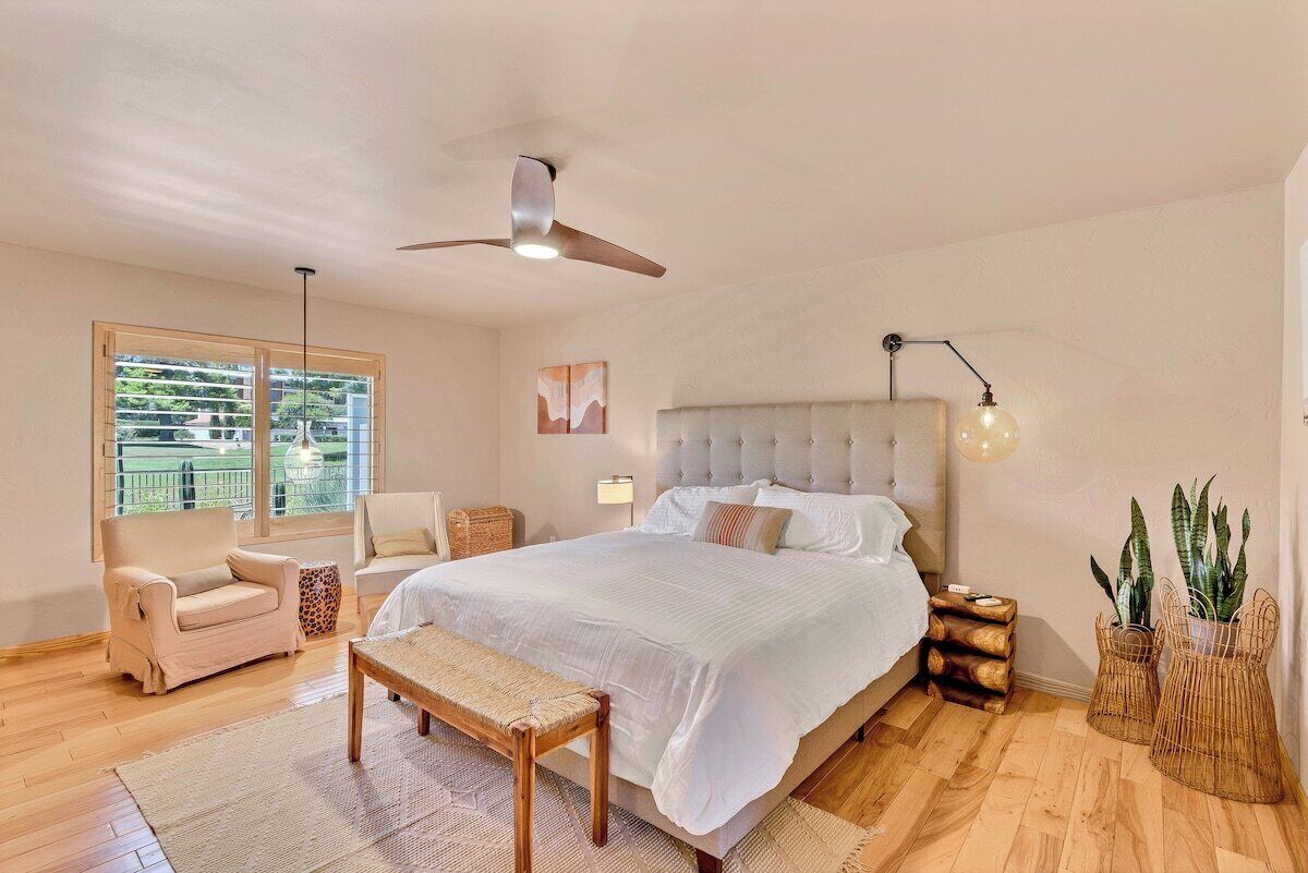 2 bedrooms, iron/ironing board, travel crib, WiFi (free)