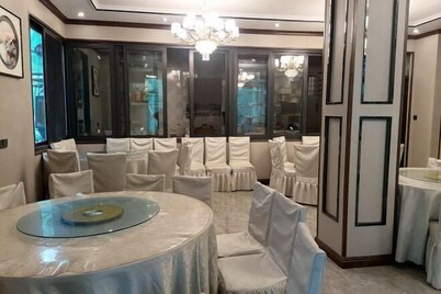 Pengyu Hotel
