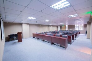 Meeting facility - Homeinn · neo (Chongqing Shiqiaopu Subway Station) (Chongqing)