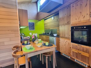 Kühlschrank, Mikrowelle, Geschirrspüler