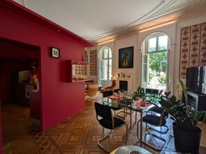 Dining - Apartment with terrace, garden and WIFI in the historic heart of Angoulême (Angoulême)
