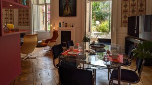 Dining - Apartment with terrace, garden and WIFI in the historic heart of Angoulême (Angoulême)