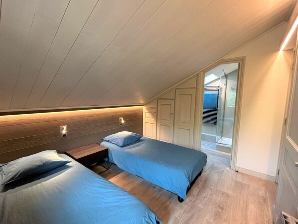 4 bedrooms, free WiFi, bed sheets