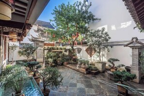 Unclassified image, 2 of 125, button - Qianbaidu Boutique Inn (Dali City)
