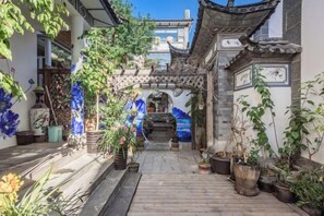 Unclassified image, 5 of 125, button - Qianbaidu Boutique Inn (Dali City)